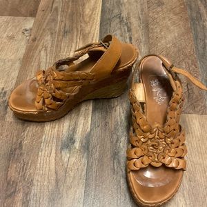 - - - ASH leather wedge size 7